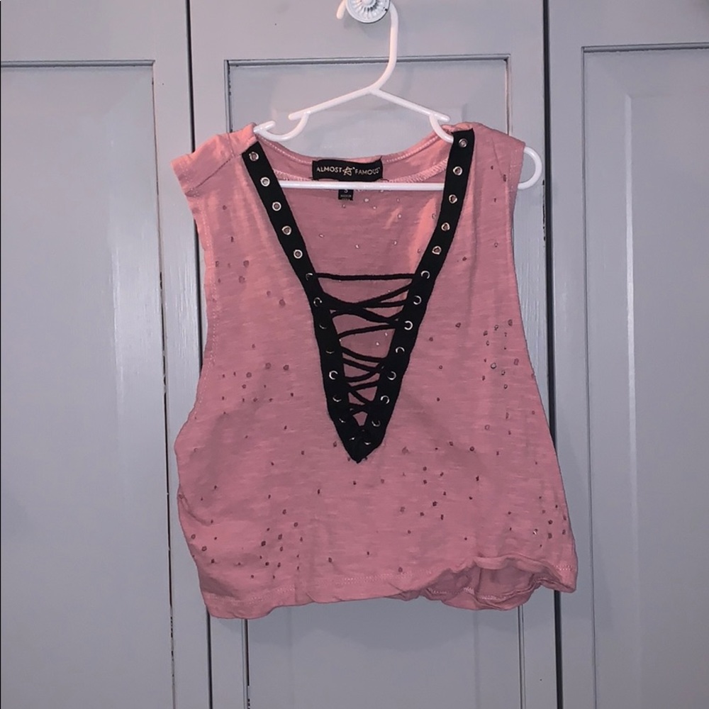pink tank top